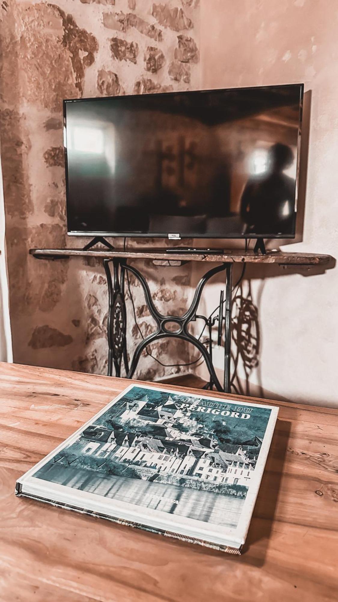 Gite Le Relais De La Diligence Saint-Lazare Exteriör bild